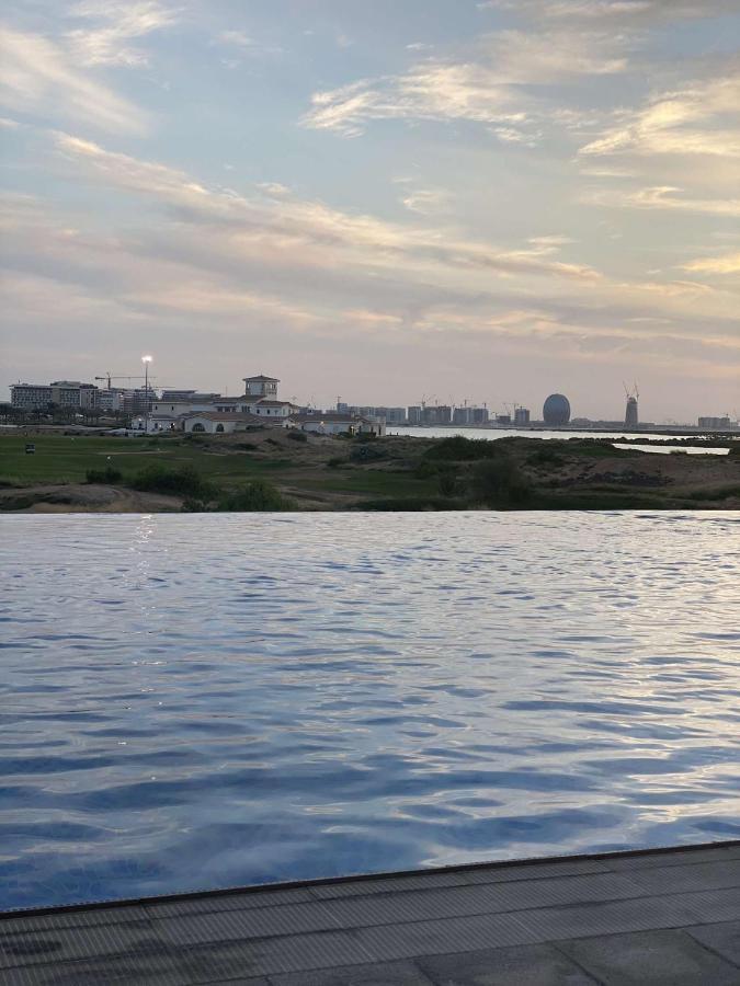Yas Island Lägenhet Abu Dhabi Exteriör bild
