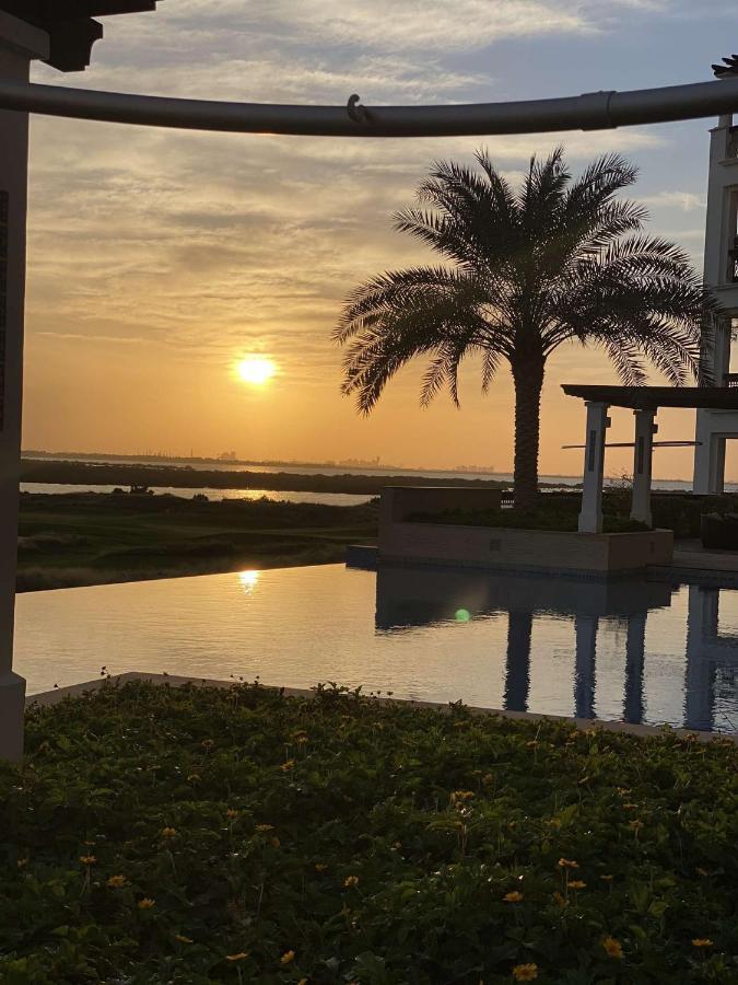 Yas Island Lägenhet Abu Dhabi Exteriör bild